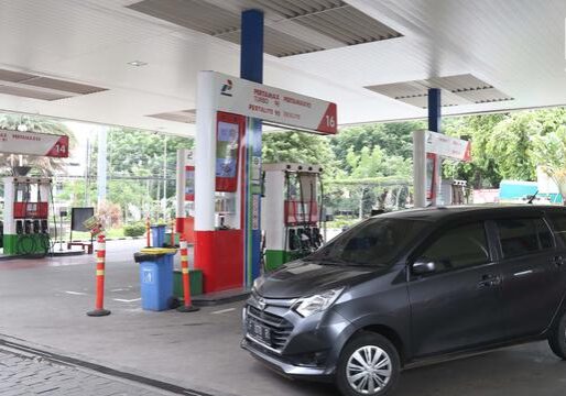 Sebuah mobil usai mengisi BBM di SPBU Jakarta. (Liputan6.com/AnggaYuniar)